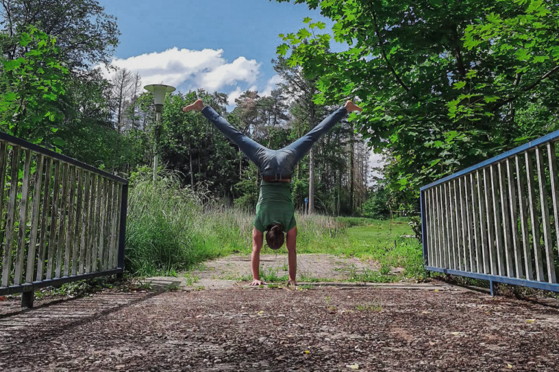 This is the image of my post:"How to do a handstand finally and hold it!"